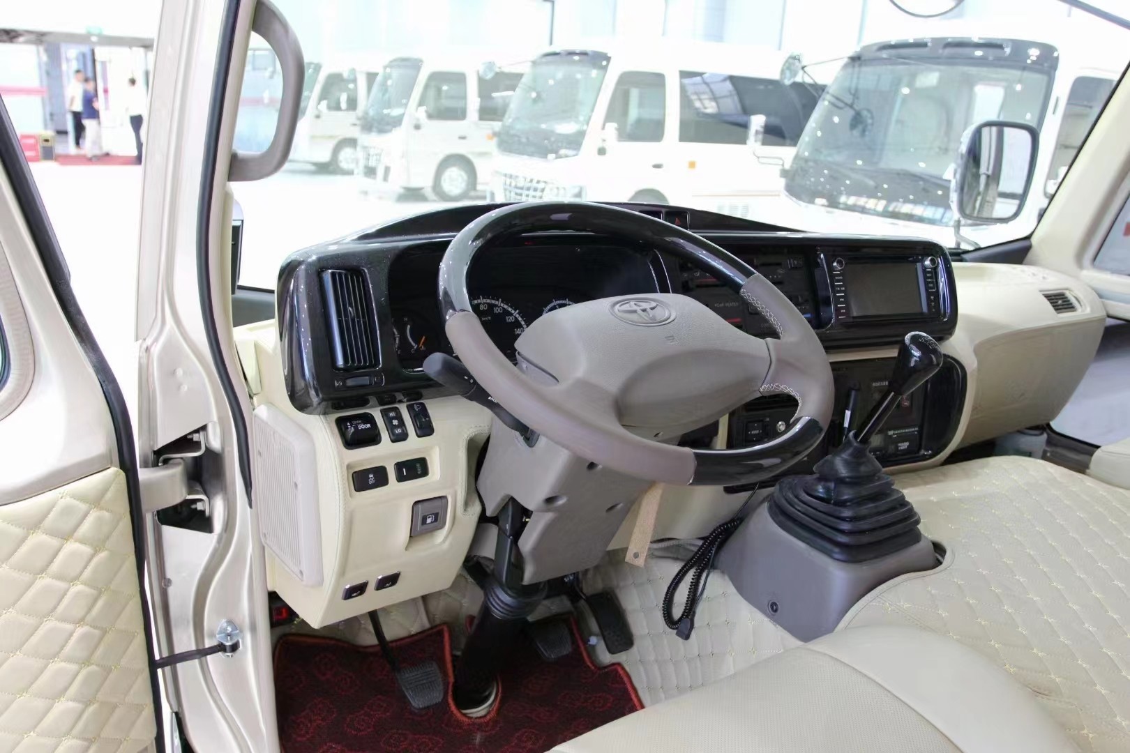 Toyota Coaster 8 Seater Tourist Bus Business Reception Bus Gasoline Rear Drive 4×2 Manual