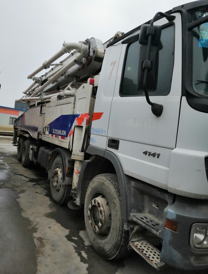 2012 Model Zml 52m Concrete Pump on MB Truck Used Heavy Equipment