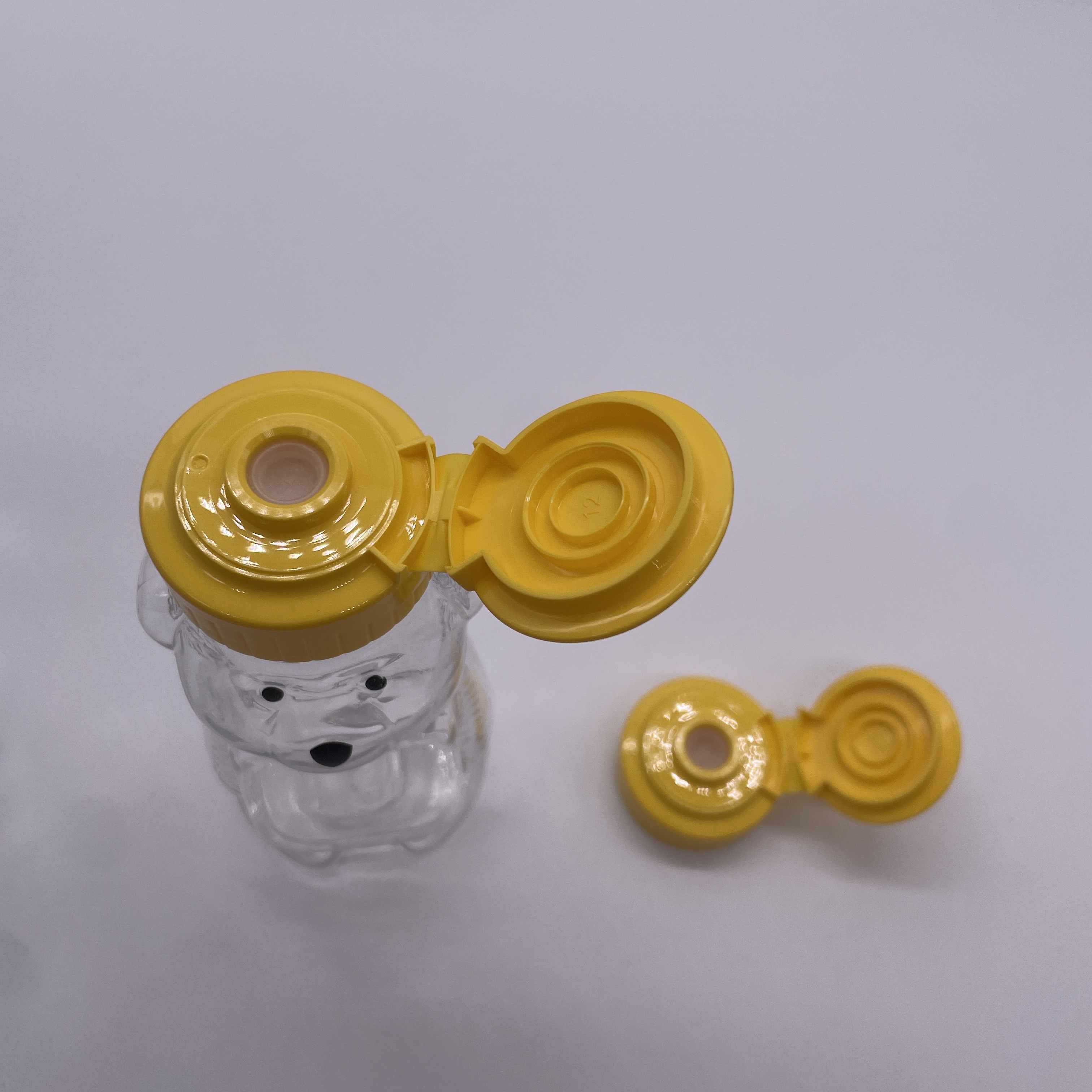 Food Grade Bear Shape 200ml Plastic Beverage Bottle with Aluminum Screw Cap