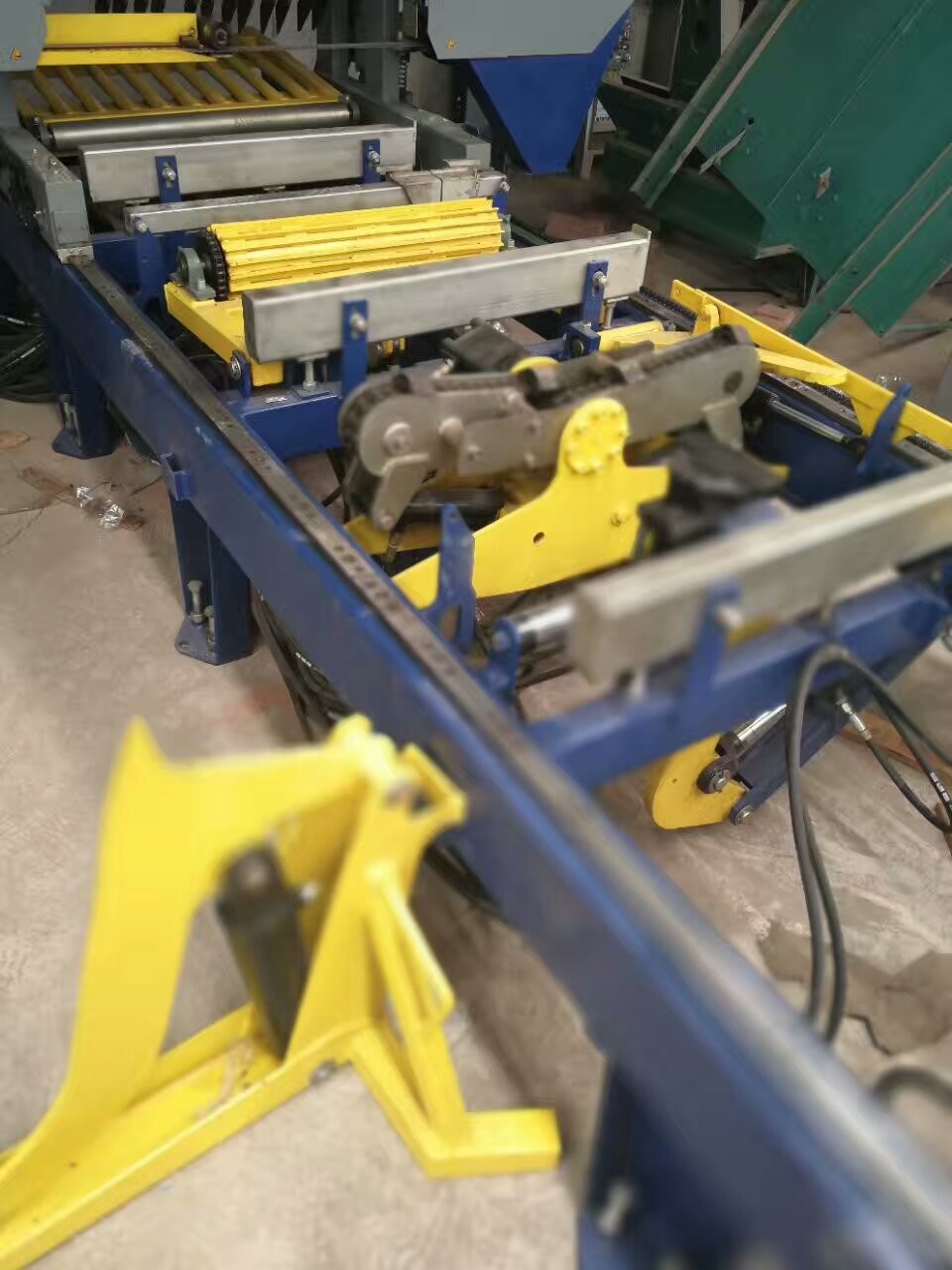 Gasoline Engine Band Saw Horizontal Wood Cutting Automatic Portable Sawmill