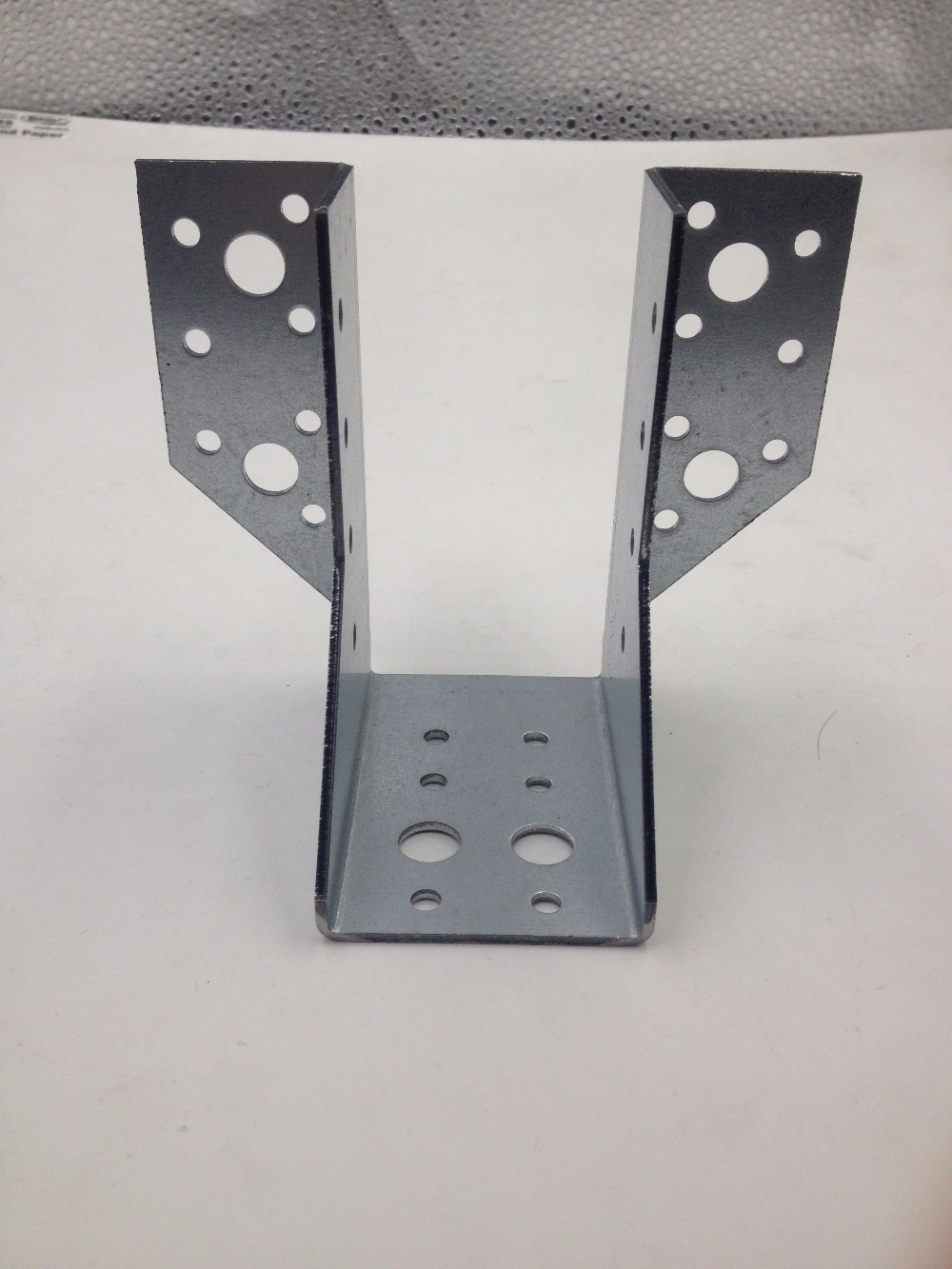 White Wood Connector Angle Joist Hanger Parts Heavy Duty Metal Bracket for Timber