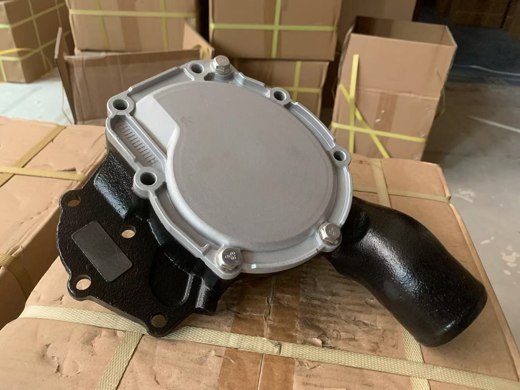 4BB1 5136100272 5136101511 5136100090 Water Pump For ISUZU 4BA1 4BB1 4B31 Engine