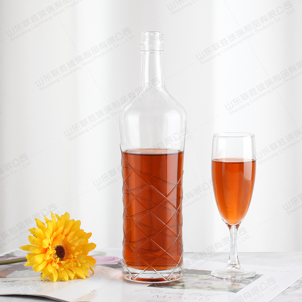 500ml 700ml 750ml Round Engraved Glass Bottle with Screw Cap for Vodka Gin Whisky
