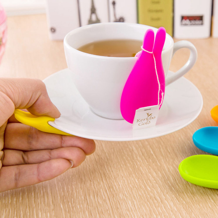 cute design amazon eco-friendly Silicone Cup Hanging Tool Gift Coffee Tea Spoon Holder Food Grade Silicone Rabbit Tea Bag holder