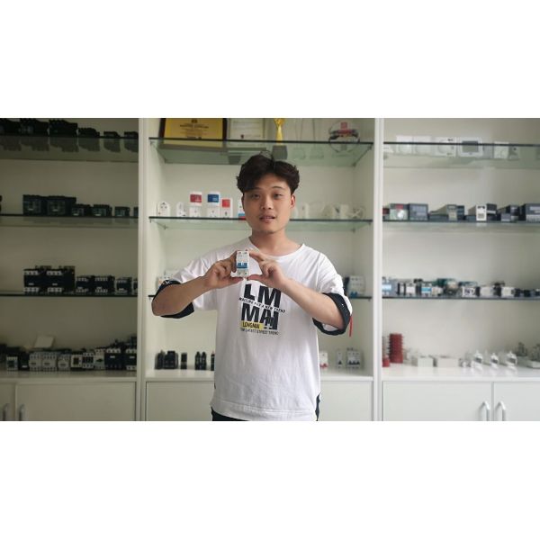 China 10-63A/Miniature Circuit Breakers L7 2P(new type) MCB factory