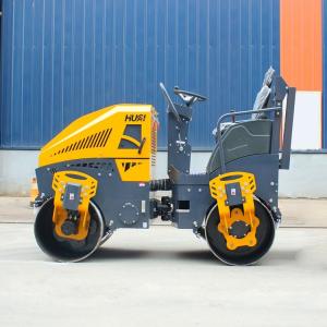 China 2 Ton Diesel Engine Vibratory Roller for Road Cricket Pitch 30% Grade Ability factory