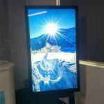 55 Inch 4k Lcd Digital Signage Display Screen For Beauty Salon 2000nits