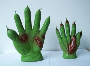 China Green Devil's hand unscented candle packed into clear gift box factory