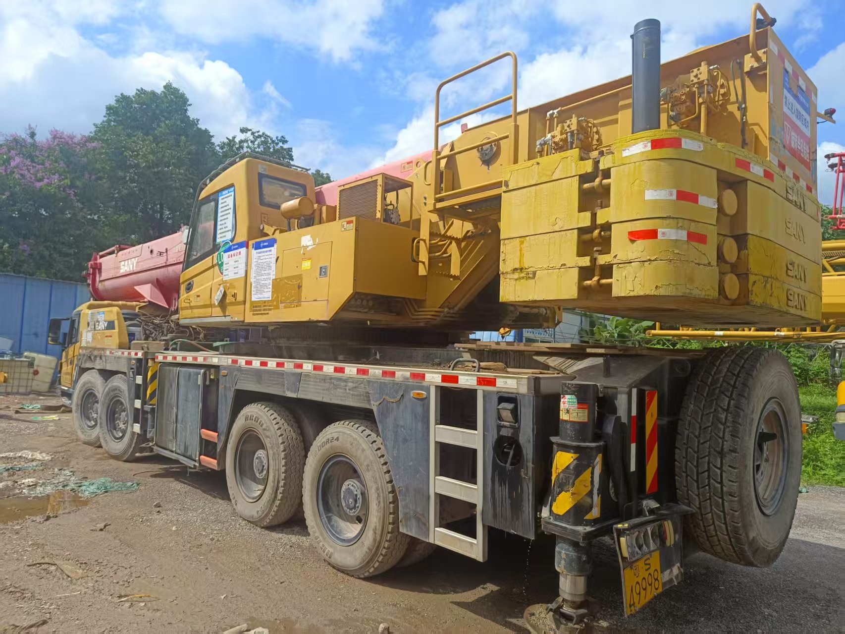 STC800 80 Ton Truck Crane Powered by Weichai Engine and 5 Crane Jib