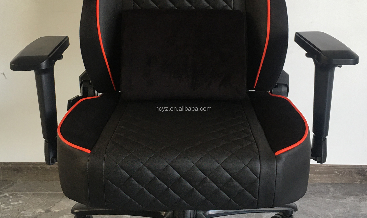 Affordable E-sport Chair Luxury PU Leather for Comfortable and Stylish Gaming
