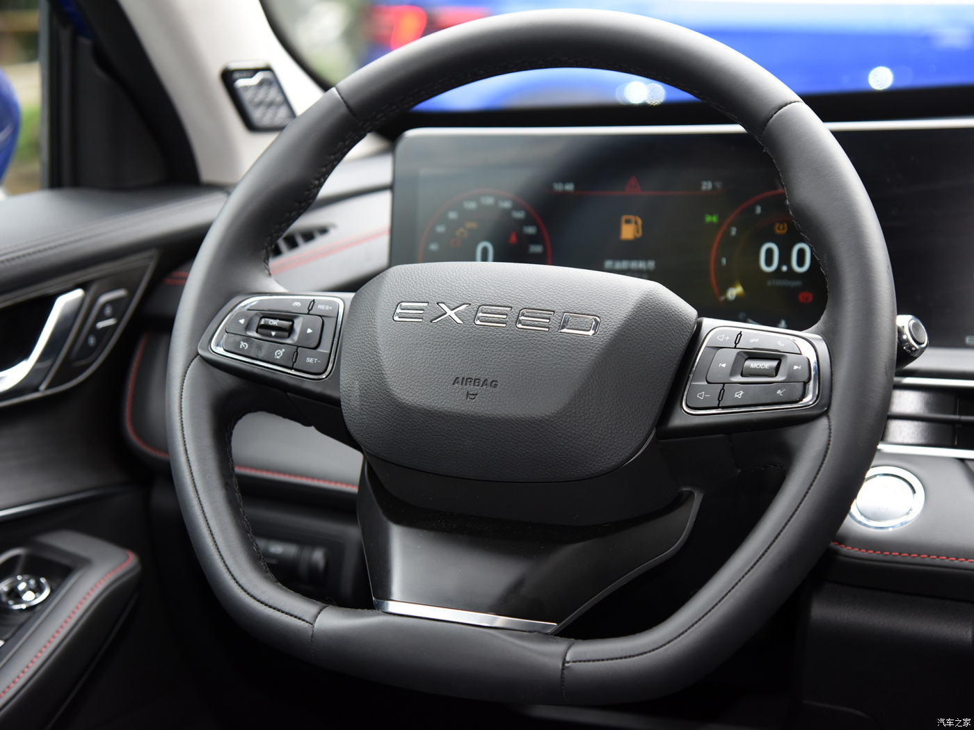 EXEED LX 2023 's Top-Selling 2.0T DCT0KM Gasoline SUV with Electric Rear Window and Fabric Seats