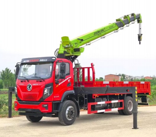 New 2025 Zoomlion 8 Tons Truck Mounted Crane with Yuchai 240hp Engine and Dongfeng X1 Chassis