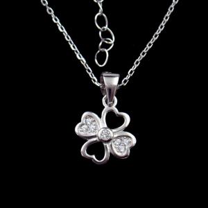 China Luxury Cubic Zirconia Solitaire Necklace / Flower CZ Stone Necklace factory