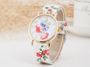 China Fashion Trend Exquisite Geneva Ladies Floral Leather Watch Strap Watch factory