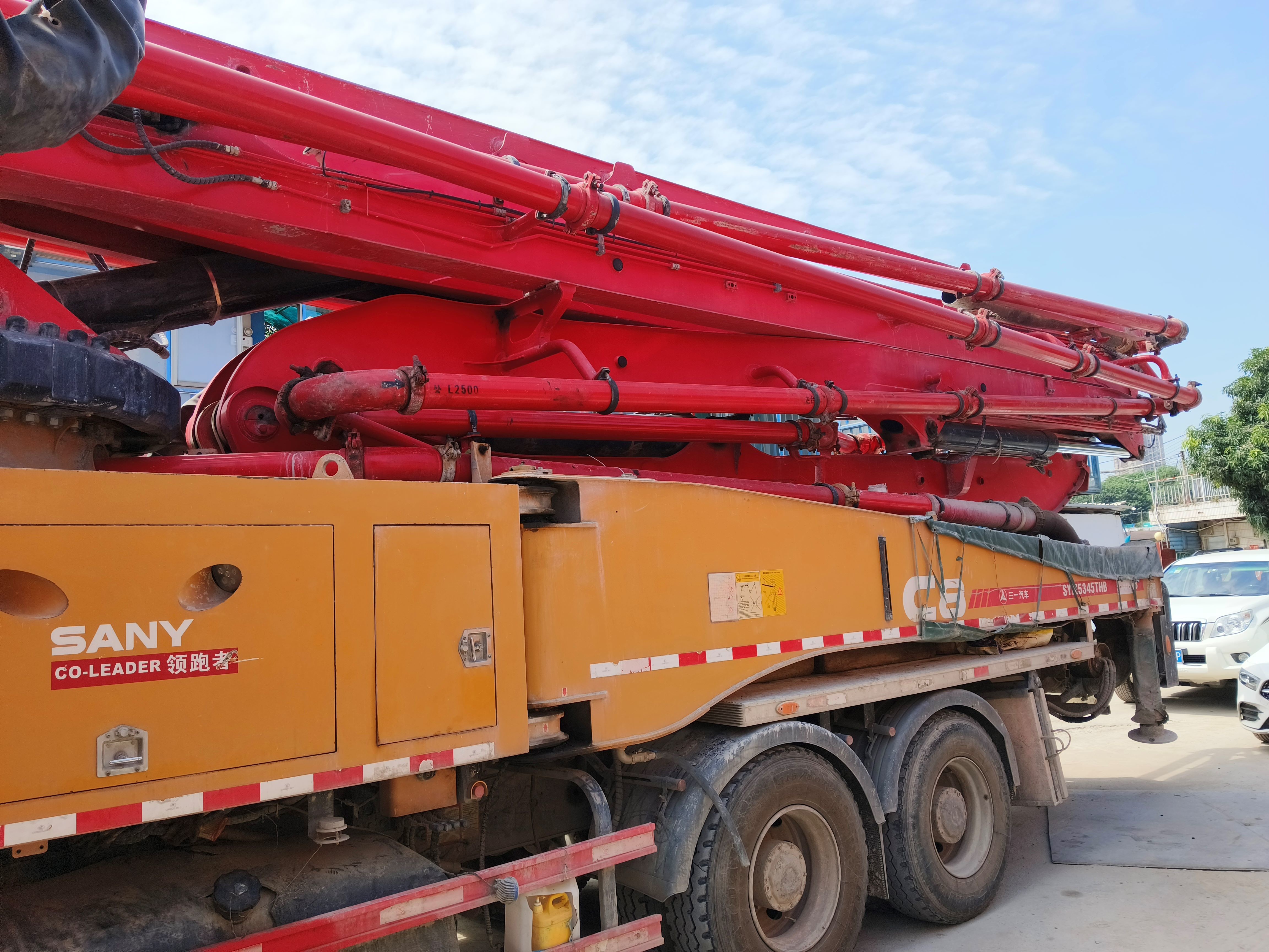 SYM5345THB Used Concrete Pump Trucks Very Good Condition with Basic Maintenance Vertical Reach 48.6m