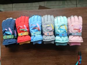 China Children winter warm gloves for Amazon factory