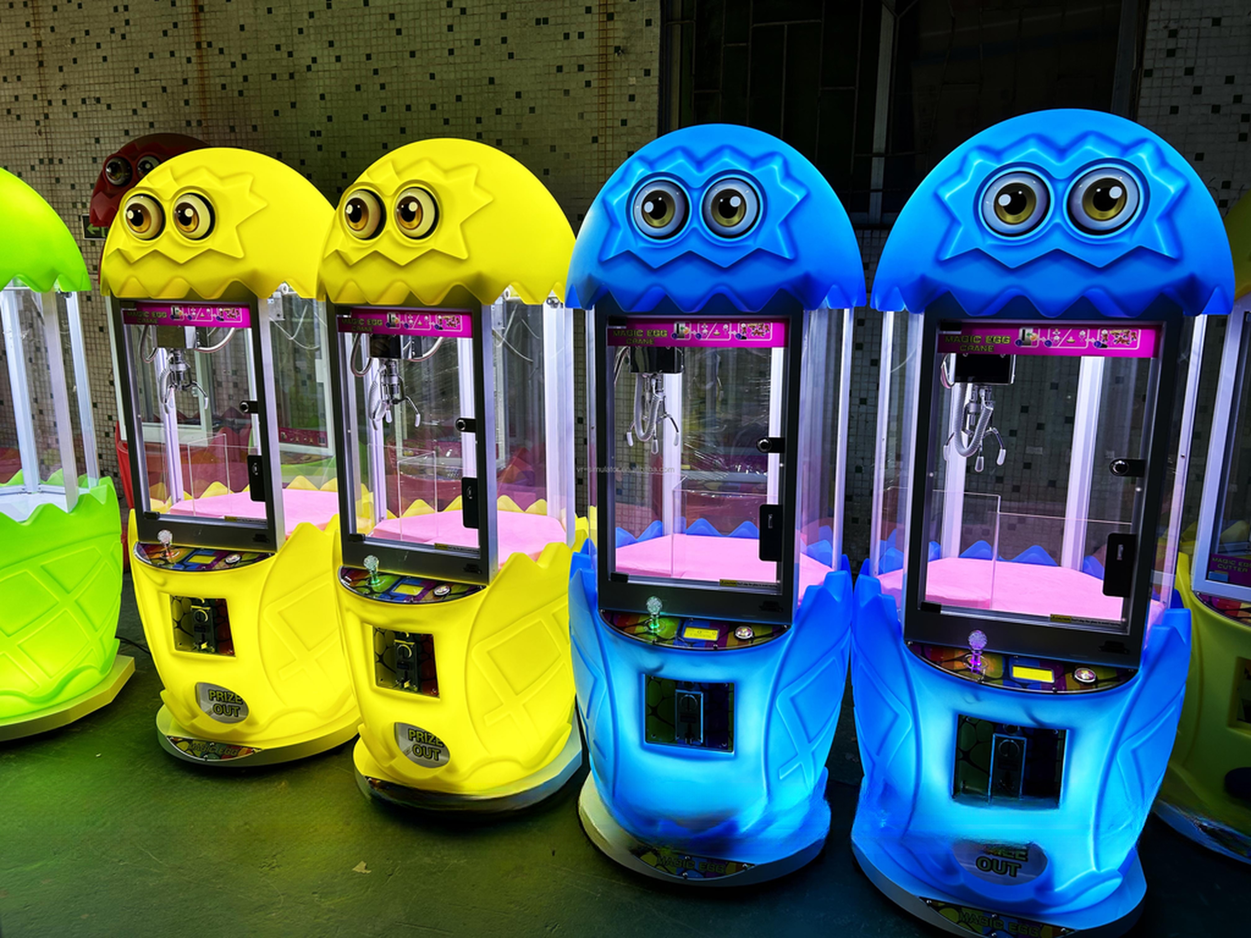 Dreamland Coin-Operated Plush Toy Claw Doll Game Machine Magic Egg Crane Game Machine for Sale