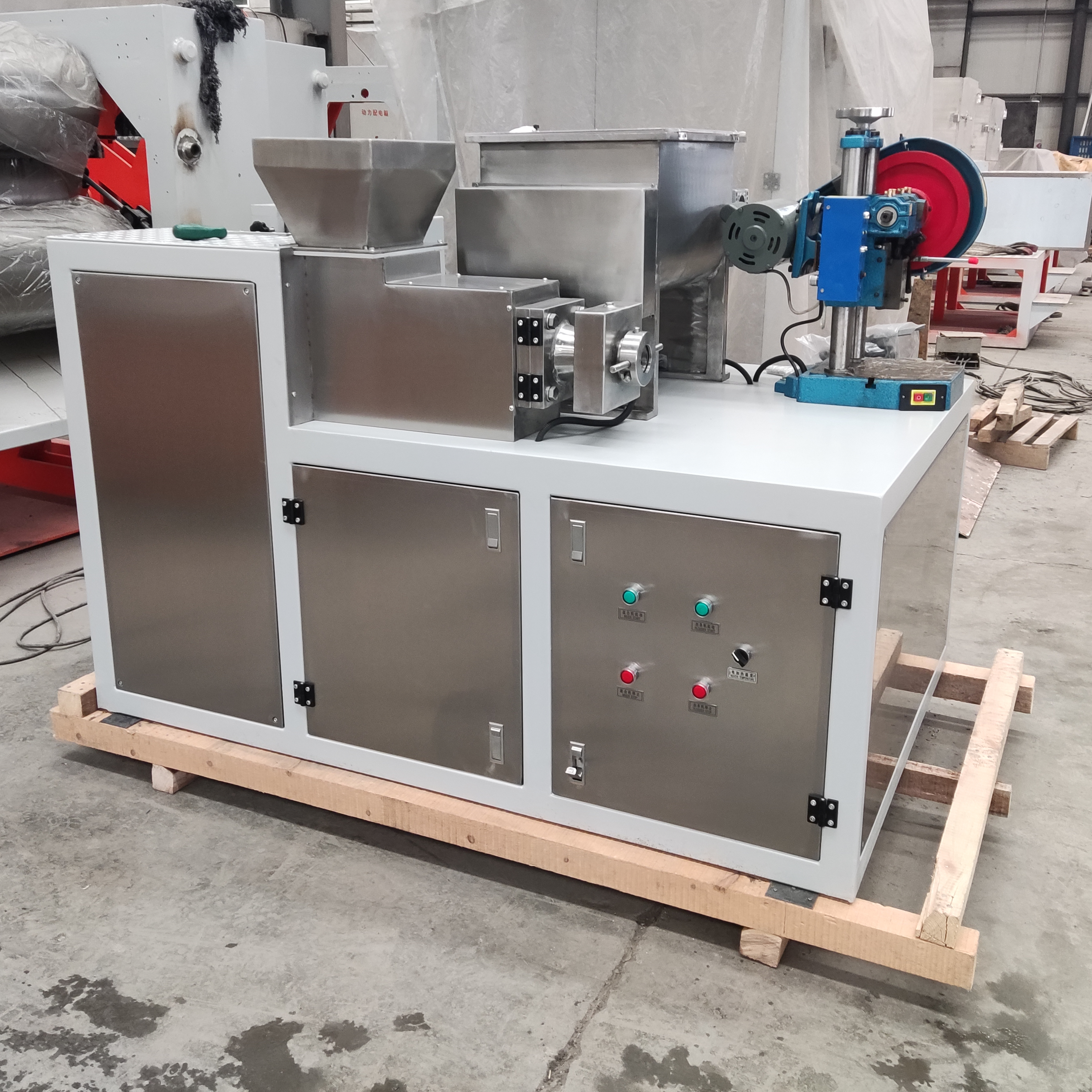 Small Scale Hotel Soap Making Machine Production Line Stianless Steel Material