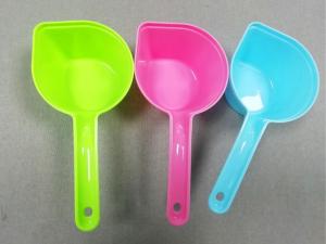 China Factory Made Plastic Pet Feeder Spoon Pet Food Scoops Plastic Measuring Cups Set For Dog Cat And Bird Food factory
