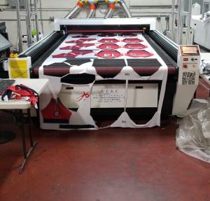 China 3500W Vision Camera Laser Machine 2.5m Co2 Ccd Camera Laser Cutter factory
