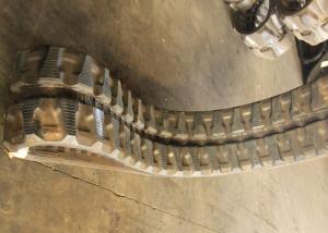 China Excavator Rubber Kubota Replacement Tracks Lightweight With 84 Link factory