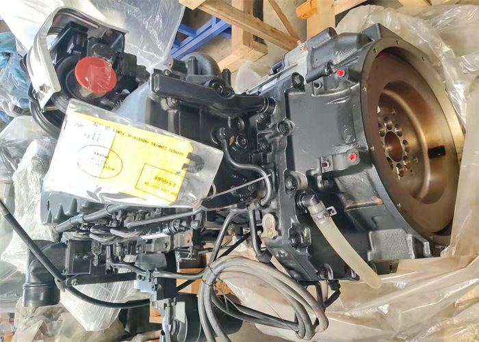 QSB6.7 Cummings 6 Cylinder Diesel Engine For Excavator PC200-8 Water Cooling