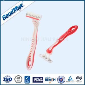 China Lubricating Strip Three Blade Shaver , Pivoting Head Triple Blade Disposable Razors factory
