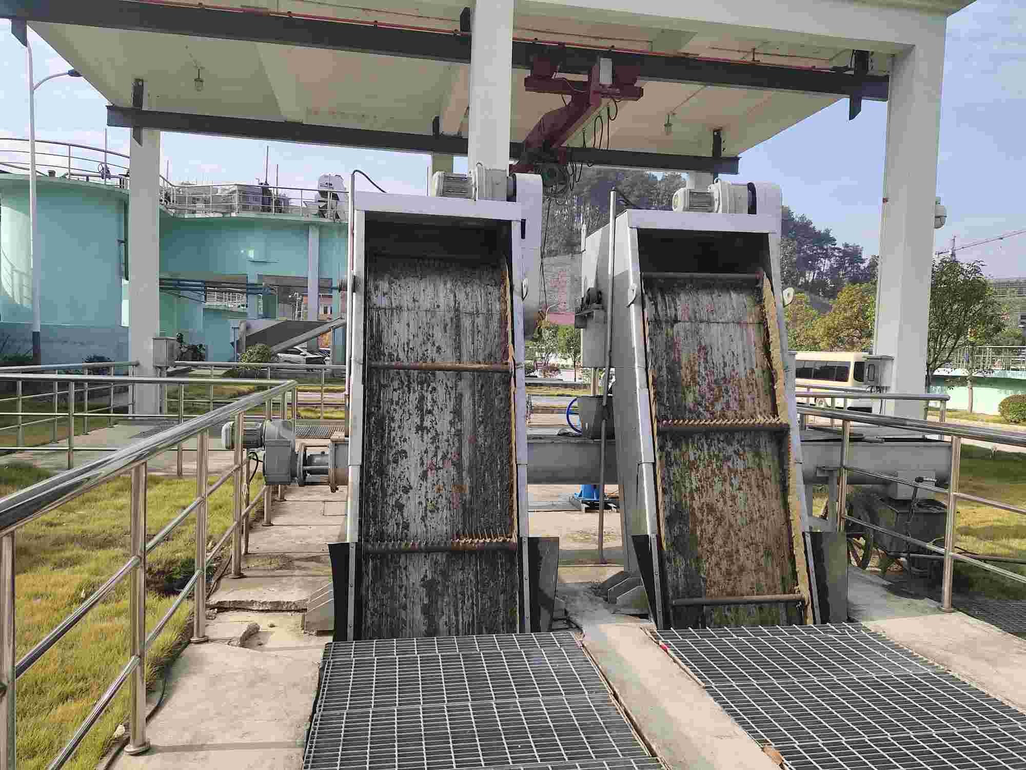 1500mm Mechanical Bar Screen Rotary Solid Liquid Separator