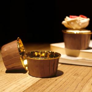 China Small Edge Curl Baked Good Packaging Paper Cake Cups Silver Aluminized factory