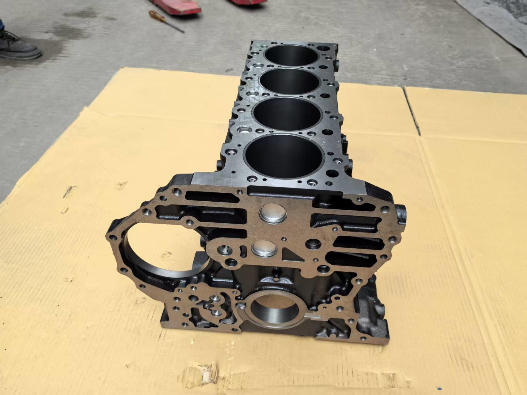 8982045330 ISUZU NPR Parts 4HG1 Cylinder Block 4 Diesel Cylinder Liners Casting Steel