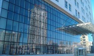 China Aluminum Glass Curtain Wall with Sleek Design in Any Color factory