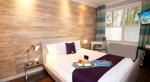 Indonesia hotel manufactuer guestroom leather bed with Chaise sofa and wood wall