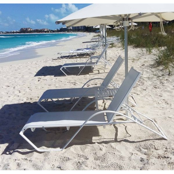 Stackable Folding Beach Lounge Chair Anti Rust White lightweight folding beach lounger