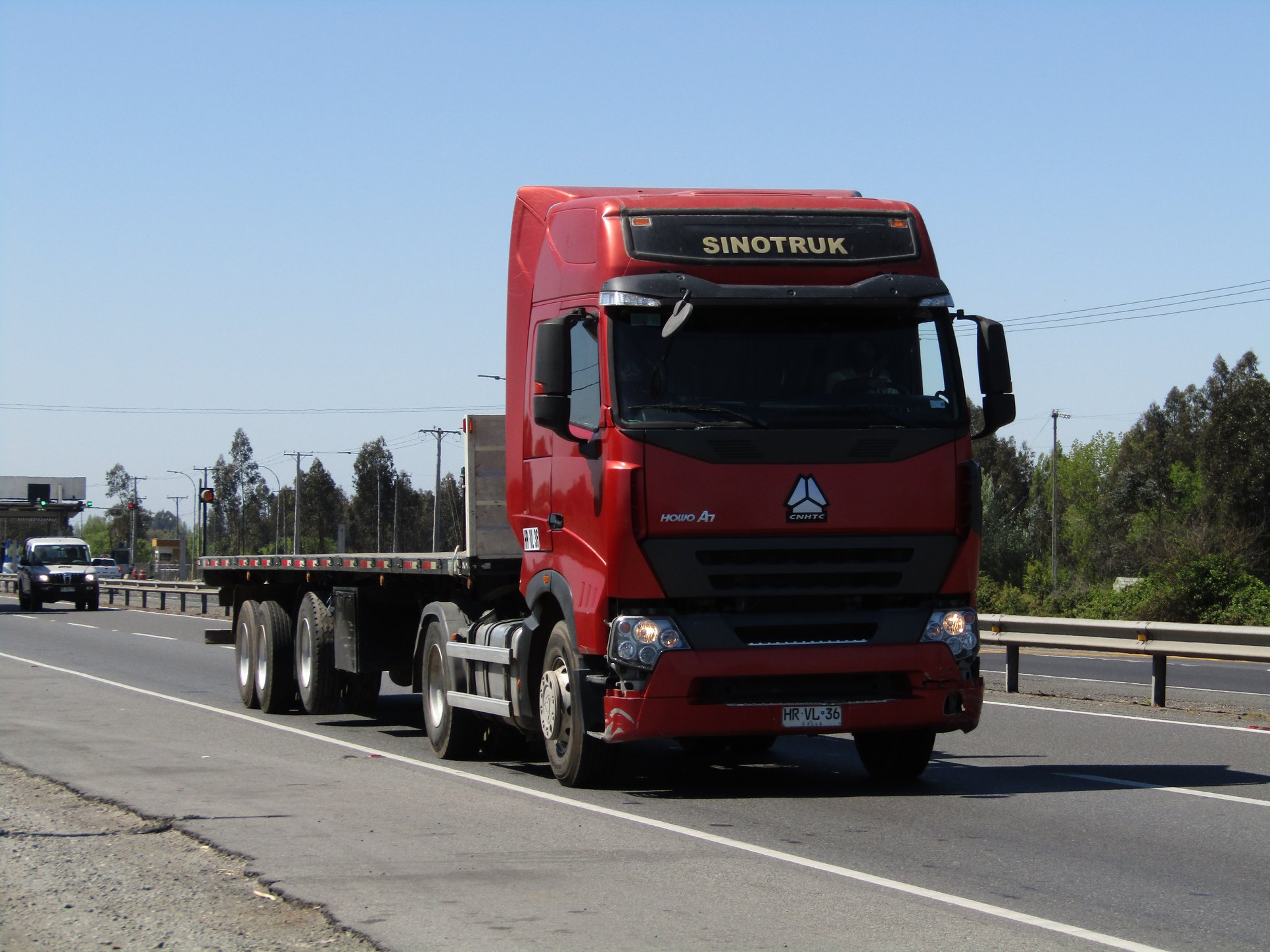 FH 500 Tractor Truck Head 4*2/6*2/6*4 Dynamic Steering Euro Truck for Logistics Transportation Used and Affordable