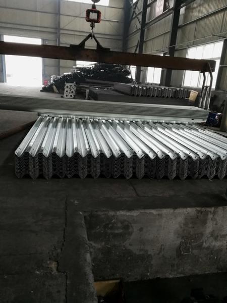 China Highway road crash barrier making machine highway guardrail roll forming line high speed with good quality factory