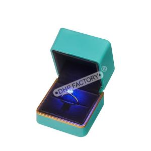 China Elegant Paper Jewelry Gift Box Rings Cardboard Earring Box With Velvet Inert factory
