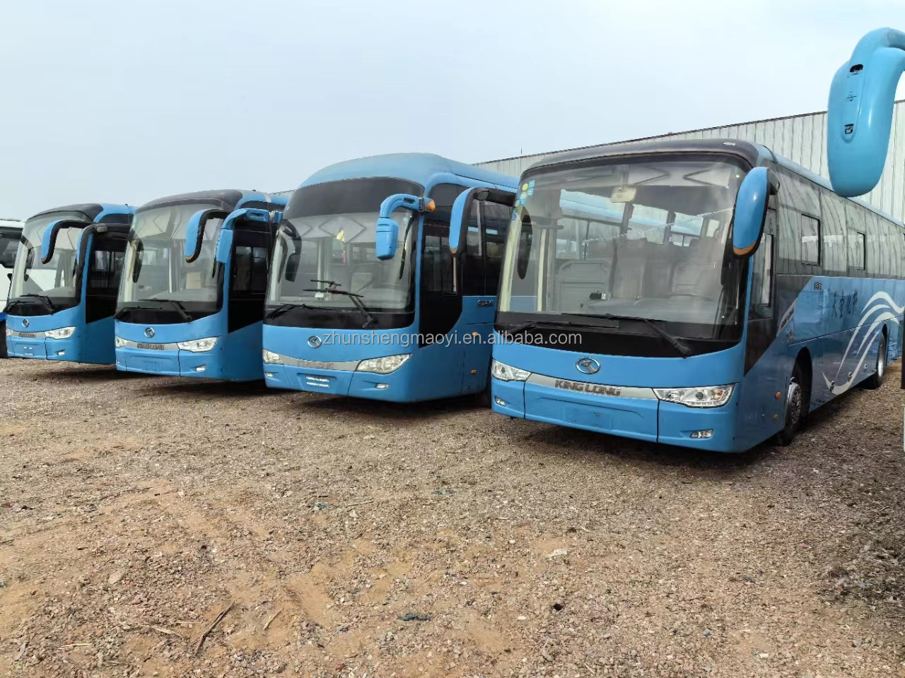 4 Seats 65 Diesel Engine Capacity 6 8L Bus with Fuel Type Diesel