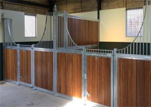 China Portable Bamboo Board Horse Stable Box / Metal Horse Fence With Sliding Door factory