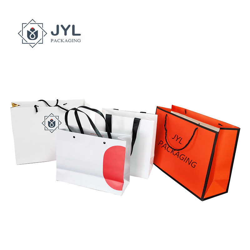 Cardboard Shopping Cosmetic Paper Bag Ultralight ISO9001 Recycled Lightweight