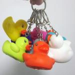 Custom vinyl colorful duck keyring, mini colorful pvc ducks keychain with green