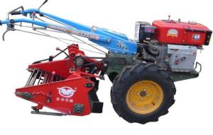 China Walking Tractor Hitached with Potato Harvester(Digger) factory