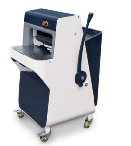 China 0.5kw Manual Bread Slicer Machine Free Standing 12mm Toast Cutter Machine factory