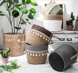 China Handicraft Natural Seagrass Storage Basket With Handle ECO Friendly Kids Toy Clothes Baskets Storage Home Decoractions factory