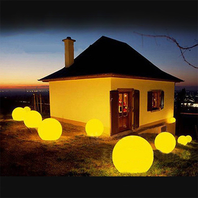 IP65 Waterproof Solar Ball Lamp , LED Color Changing Glow Balls For Garden