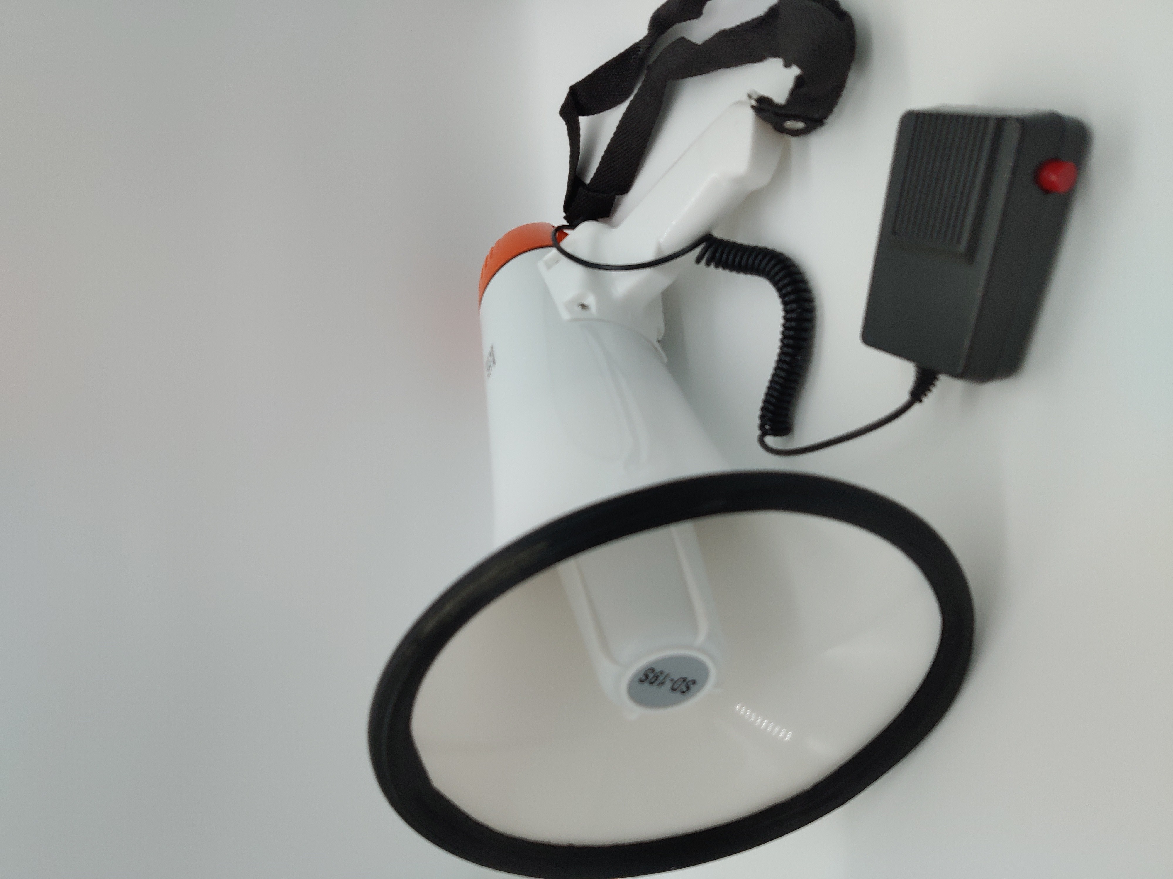 1500 MAh Portable Wireless Hand Held Megaphone Speaker For Outdoor Activities