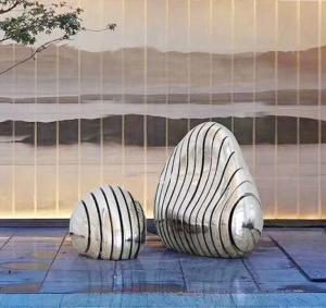 China Decorative Mirror Polished Stainless Steel Art Sculptures factory