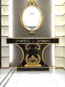 China luxury New design high console table TO-029 factory