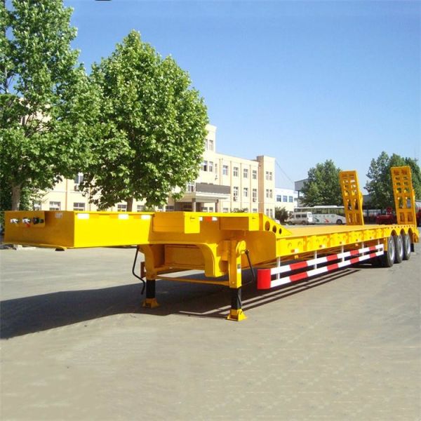 China China New Tri Axle Low Loader Tractor Truck Trailer factory