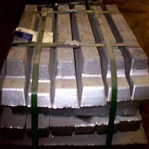 China High Boiling Point Bright Silver Magnesium Ingot For Fire Extinguisher factory