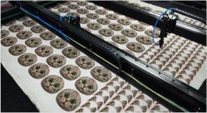 China Double Heads Fabric Laser Cutting Machine , 100W / 150W Vision Laser Cutting Machine factory